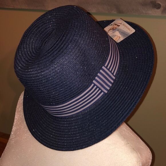 🆕 W tags Awesome Navy Hat! - Picture 1 of 6